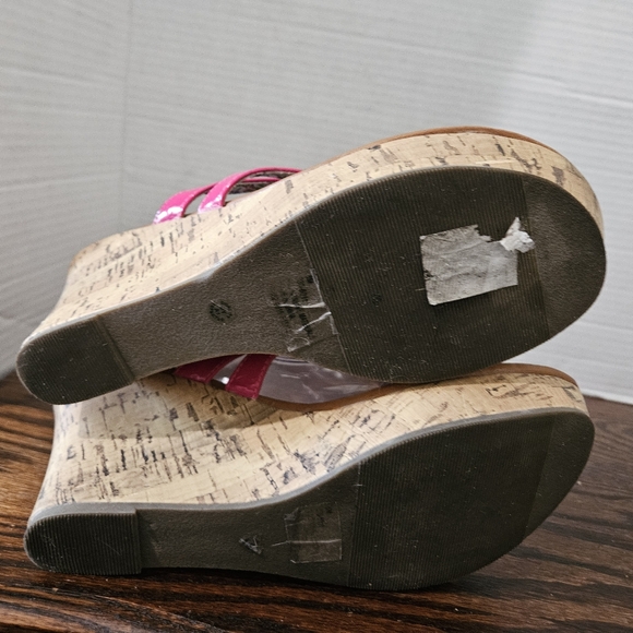 Arizona Jean Co. Cork Wedge Thong Heels (Bin8) - Picture 4 of 5
